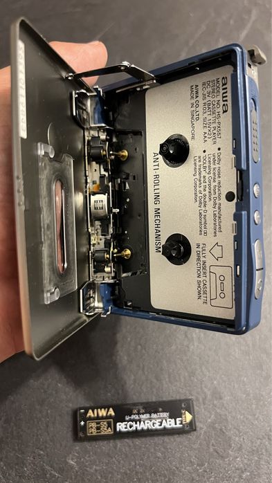 AIWA walkman , vezi descriere