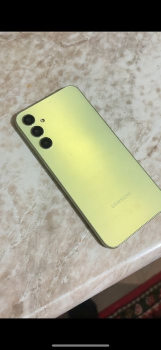 Самсунг В 34 
4 oy Bogan olinganiga 
Green rang qiz Bola i