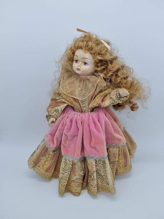 Papusa portelan biscuit Capodimonte