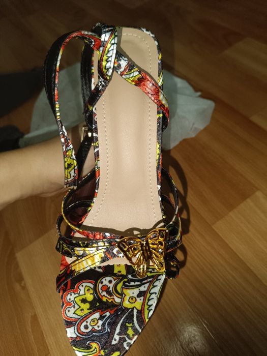 Босоножки шикарные