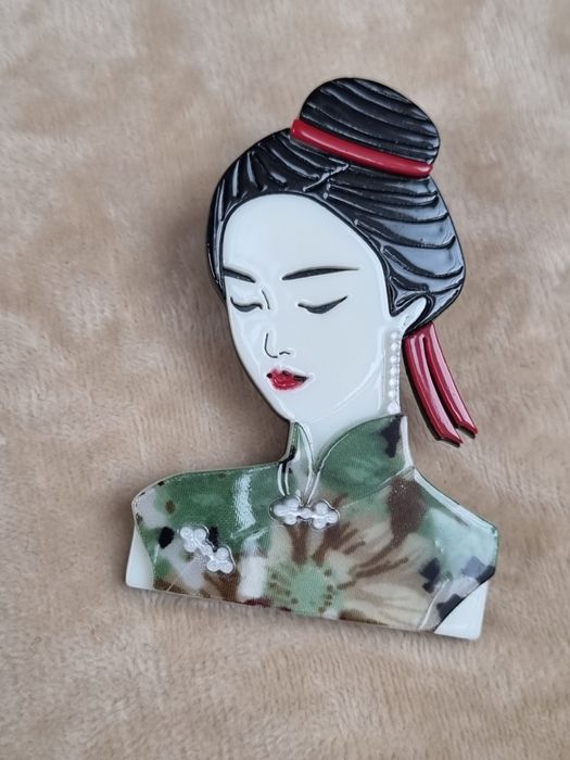 Брошки -елегантни и  модерни