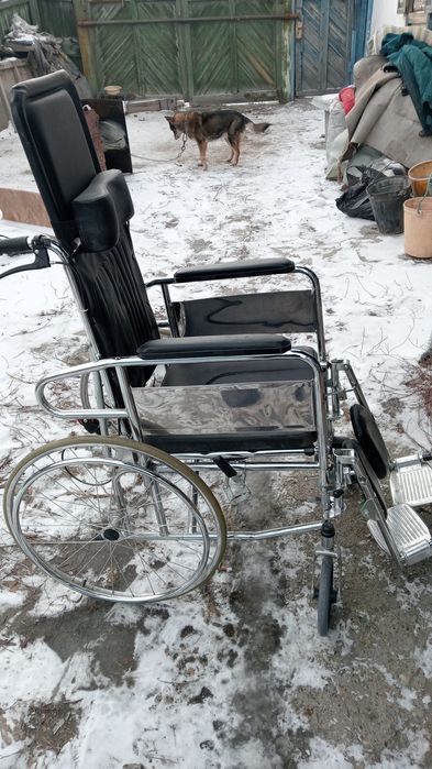 Продам коляску для пожилых людей