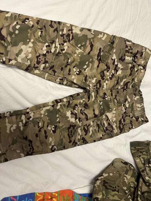 Costum tactic impermeabil, calduros: geaca si pantaloni camuflaj verde