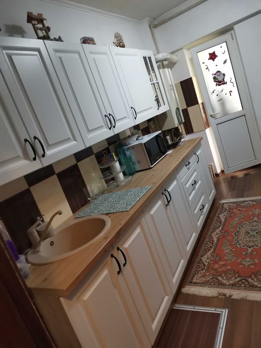 Apartament 4 camere, decomandat, etajul 1/4, mobilat și utilat, Roșiori de Vede