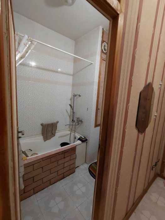 Продам квартиру. 2 ком/4/4 Чиланзар-11, 53-дом