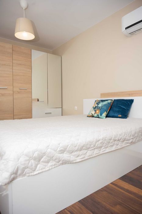 Дава се под наем Тристаен апартамент в София, Витоша - 85 кв.м за 663 € - Снимка #1