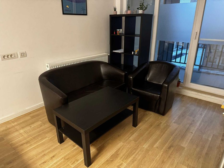 Mobilier și electrocasnice – scaune, fotolii, aspirator, dozator apă