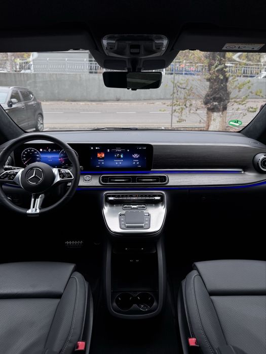 Mercedes-Benz V-Class 300