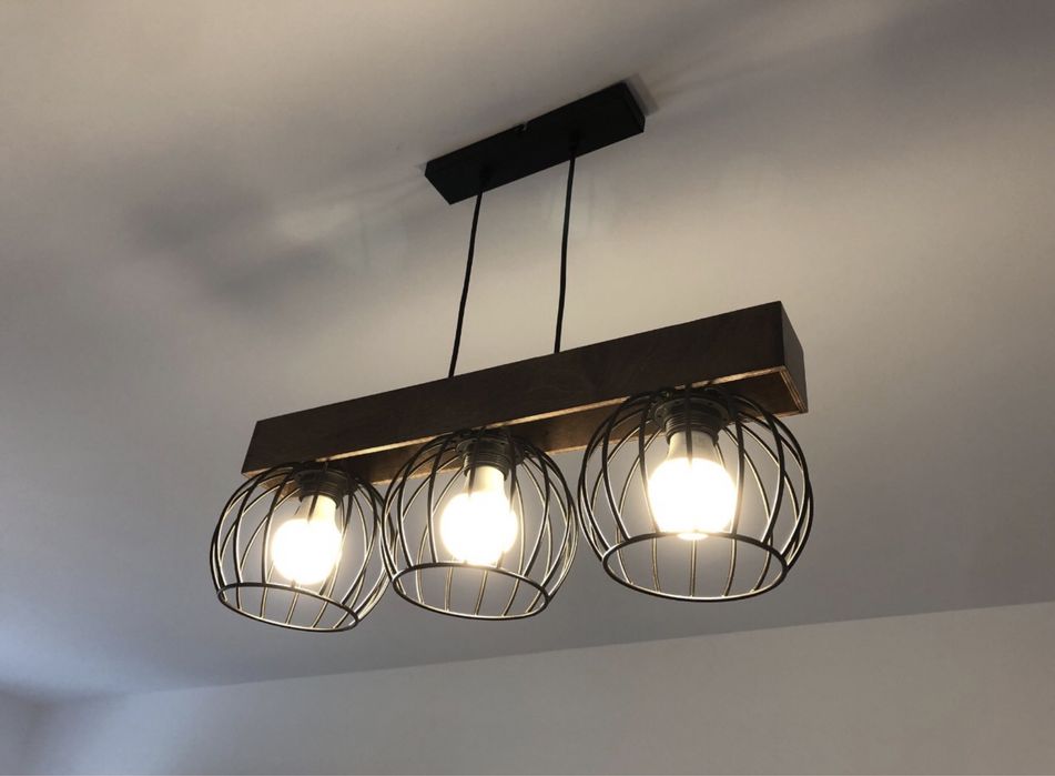 montaj corpuri iluminat . instalare lampi tavan aplica banda led