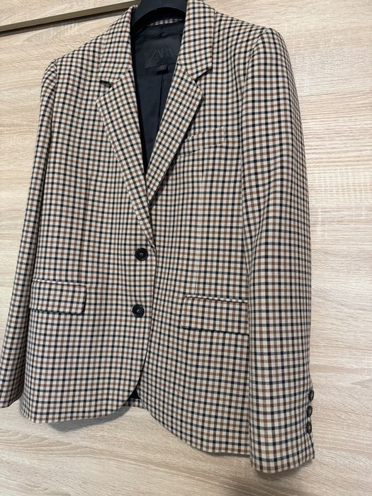 Сако Zara от лимотираната им серия ,закупено за 210лв , носено веднъж
