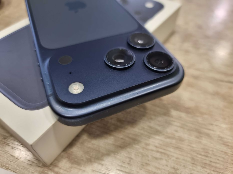 Apple iPhone 17 Pro 256GB 100% батерия
