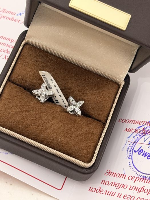 Новые серьги с бриллиантами