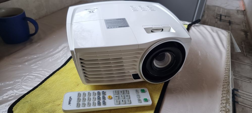 Проектор VIVETEK H1186 3D профессиональный.