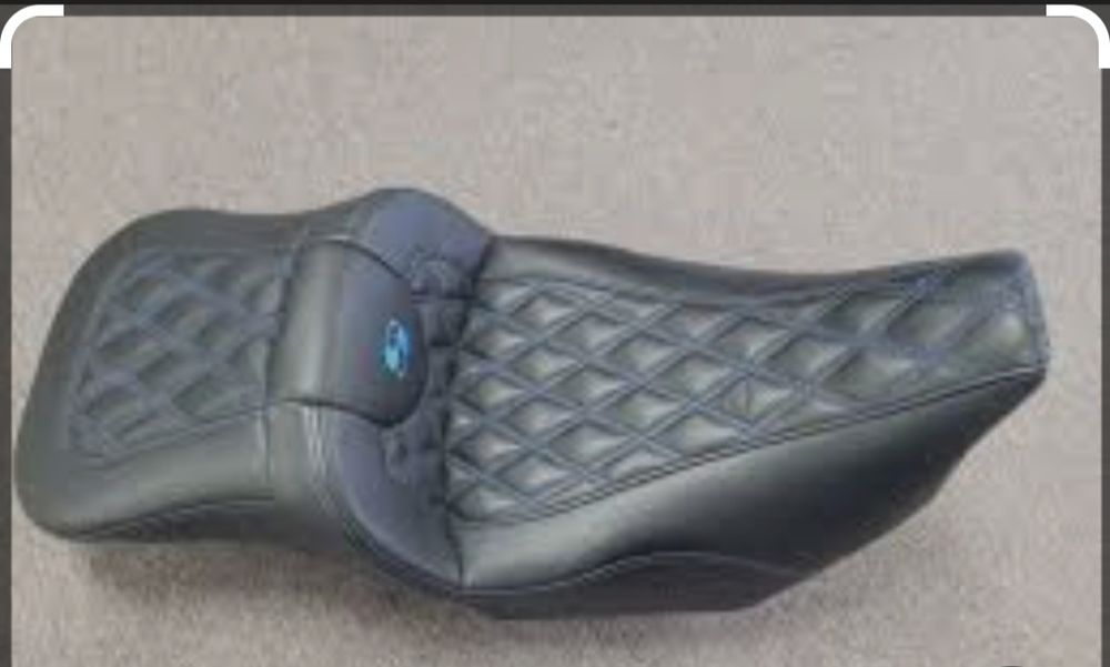 Претапициране на мото седалки