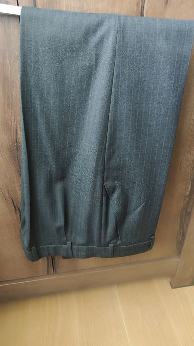 Мъжки костюм в черен цвят