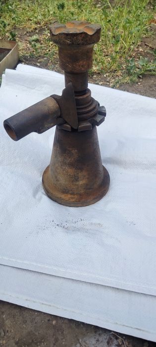 Домкрат мощный продам