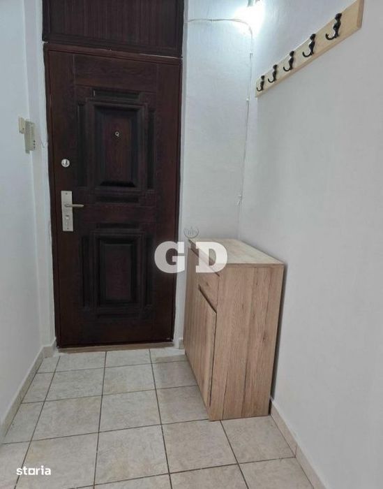 Apartament semidecomandat 2 camere de inchiriat zona Sub Arini