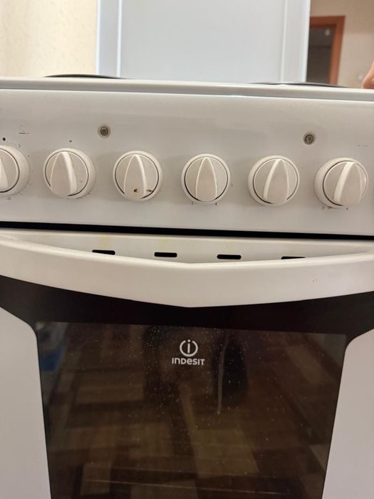 Indesit газовая плита, 4 комфорки