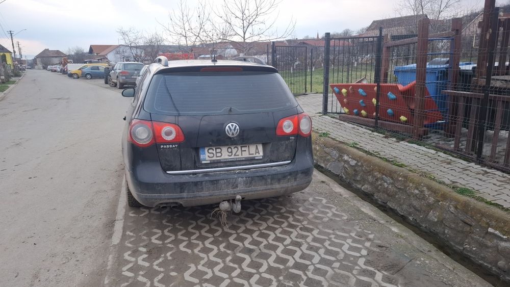 Vând volkswagen passat b6