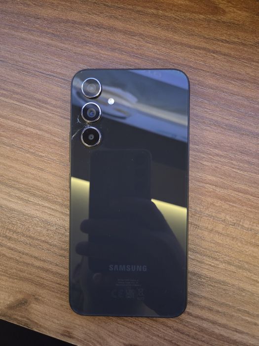 Продавам Samsung A54