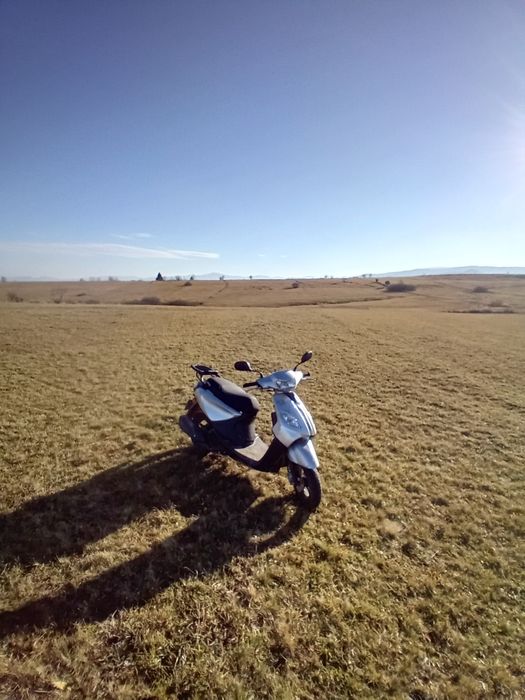 Vând scuter apec ps5 2022 125cc 4t