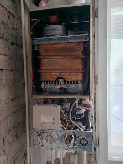 Vând centrală de apartament