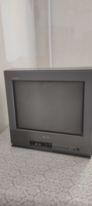 Маленький телевизор  SONY