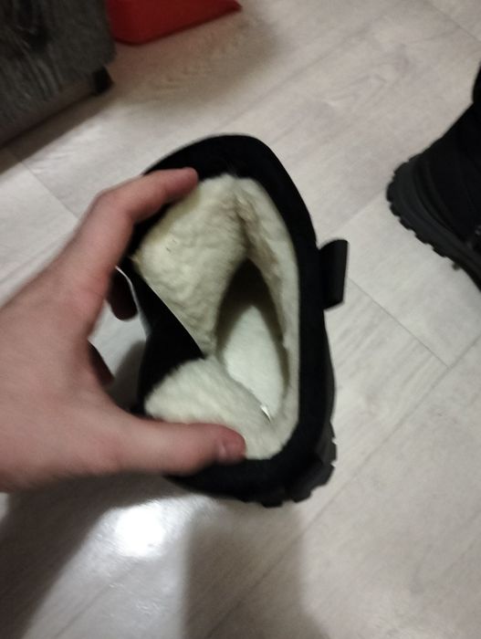 Продам ботинки. Новые 44р