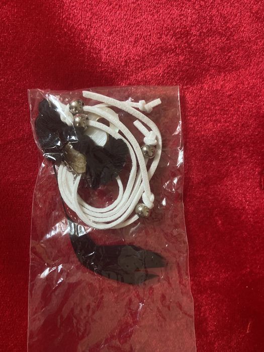 Мяч для фитнеса,часы,замок для велосипеда,бижутерия брошки