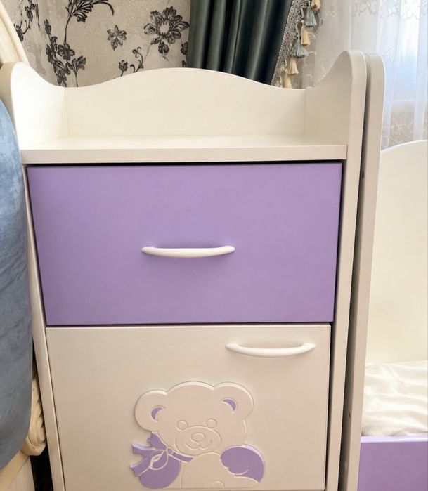 Продается комплект детской мебели Chicco