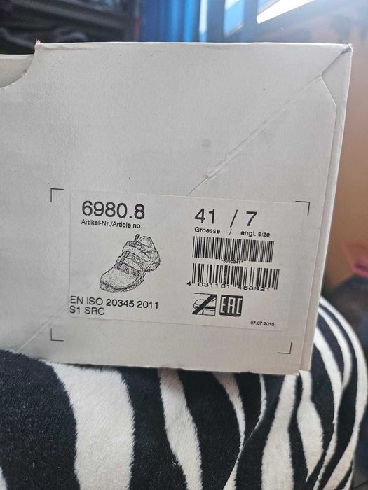 Sandale de protecție Uvex S1 SRC, mărimea 41, NOI, model 6980.8