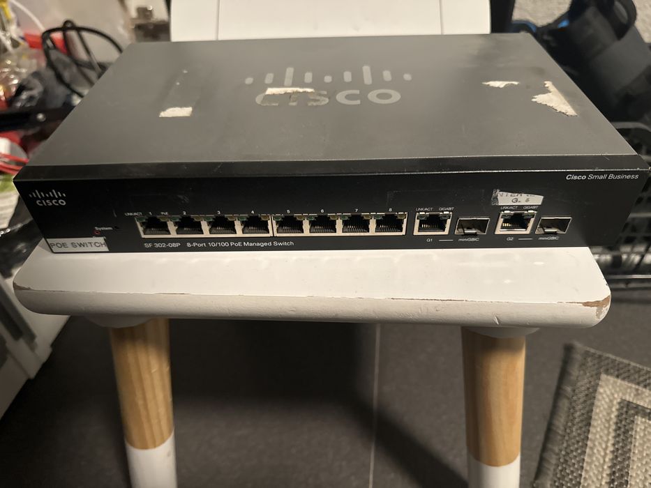 Switch poe 8 porturi cisco sf302-08p 2 gigabit uplink