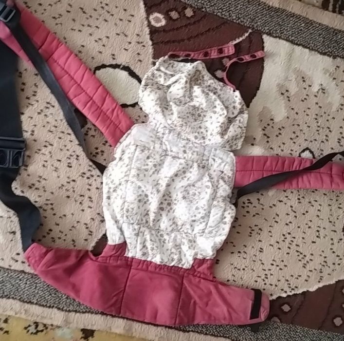 Marsupiu ergonomic pt bebeluși