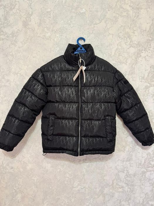 Продаеться куртка диор