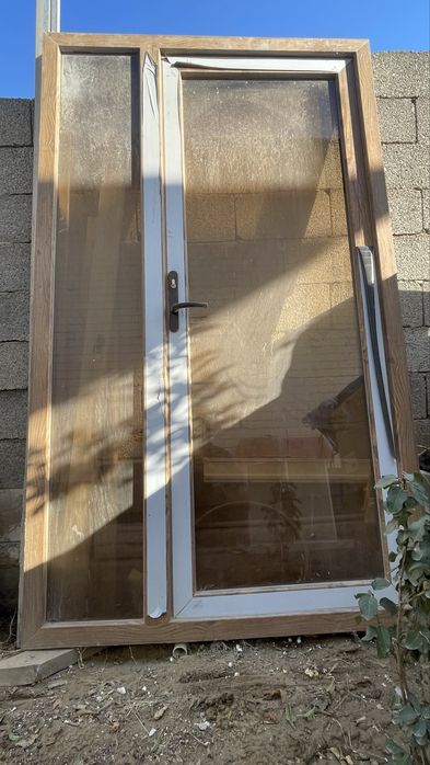 Стекляная дверь с замком