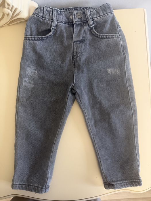 Продам детские джинсы