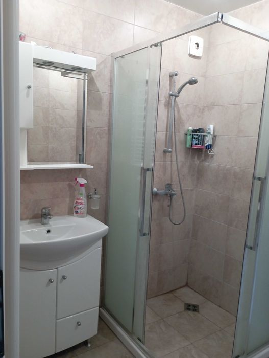 Дава се под наем Къща в Варна, Цветен квартал - 140 кв.м за 1200 € - Снимка #13