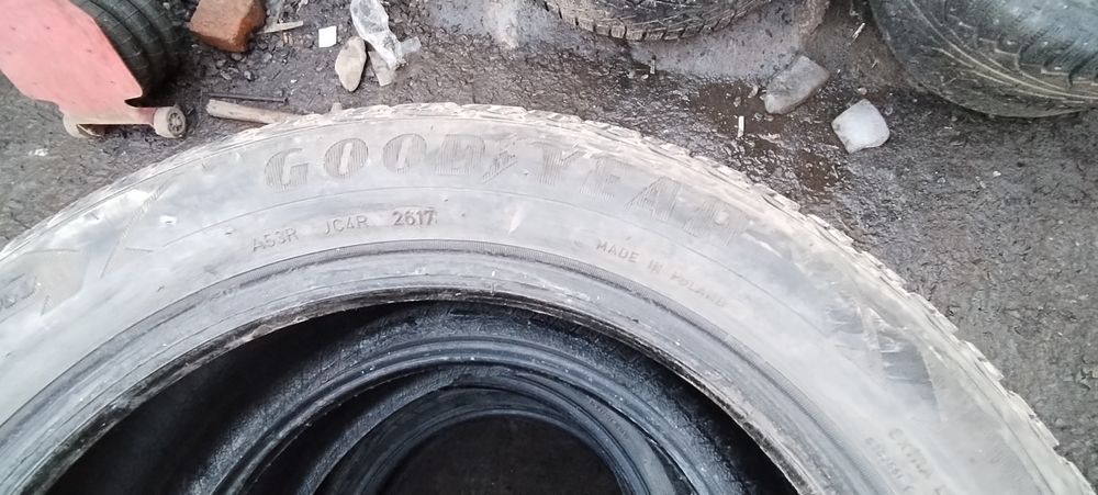 Продам шины на 17