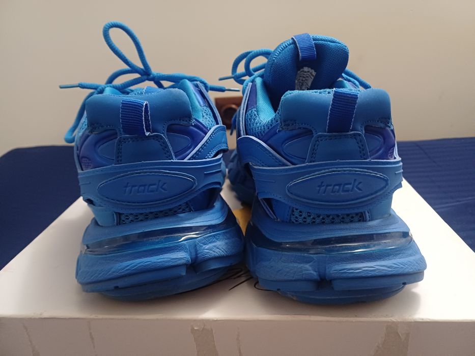 Balenciaga track
