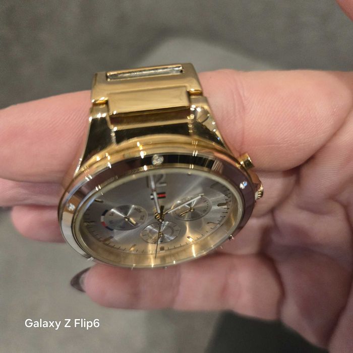 Часовник Tommy Hilfiger