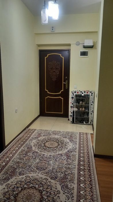 Продаю свою новую квартиру 3 комнат 1 этаж