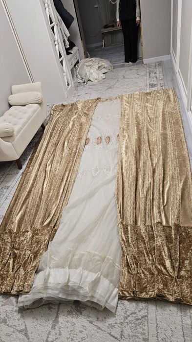 Срочно продам комплект шторы 10000т