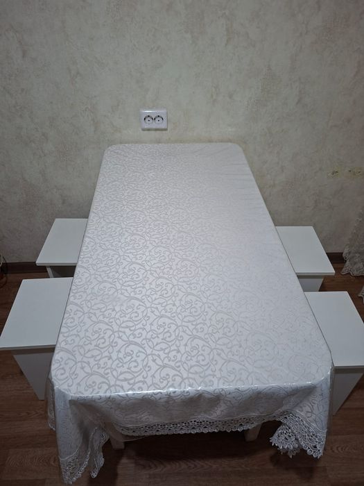 Продам кухонный стол