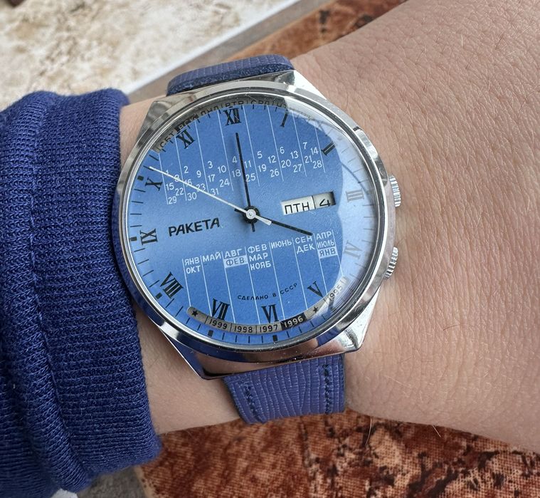 Сьветски нов механичен часовник Ракета вечния календар