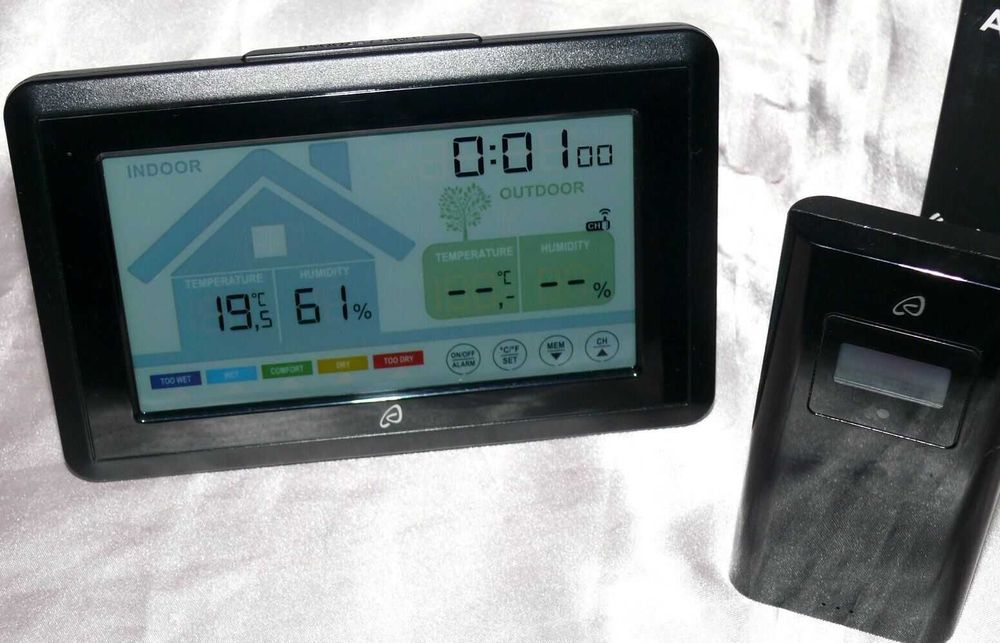 Ceas cu statie meteo interior exterior, termometru, umiditate, alarme