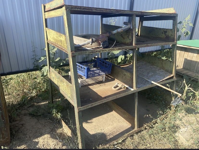 Металлический стол , толщина 10мм