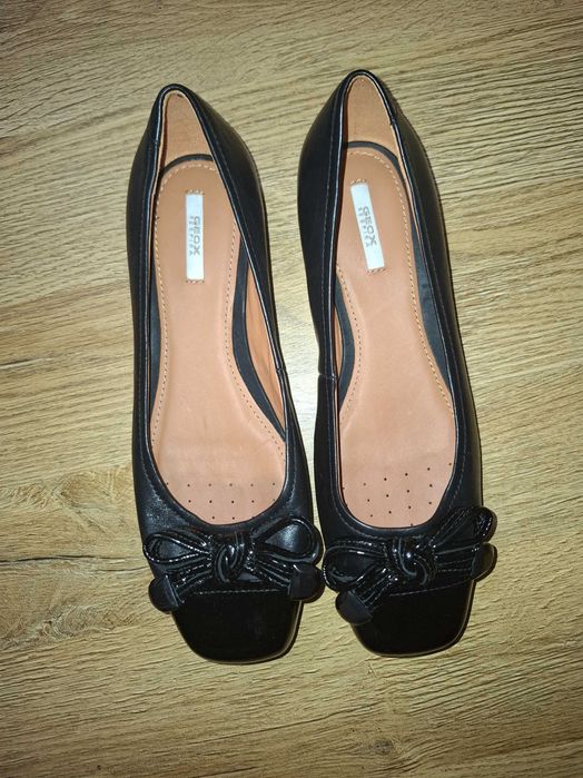 Продавам нови обувки Geox