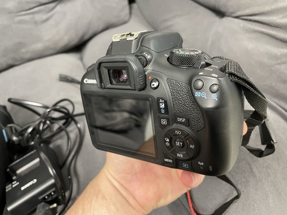 Canon 1300D  NOU