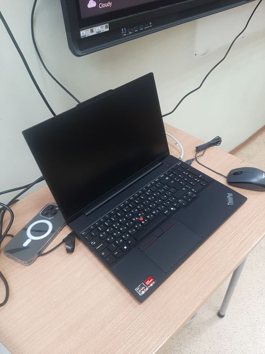 Lenovo ThinkPad лаптоп с AMD Ryzen 5