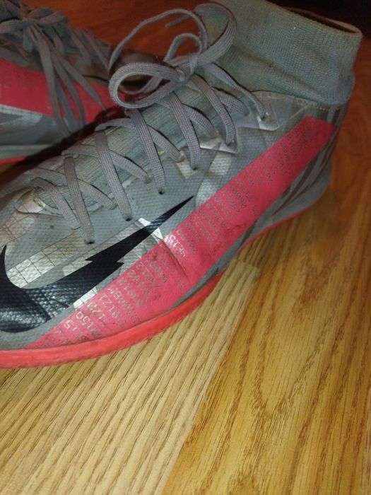 Оригинални Футболни обувки Nike 42номер